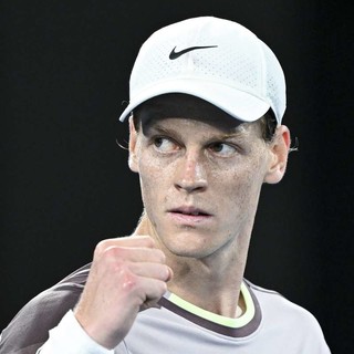 Sinner domina Medvedev e vola in finale al Miami Open