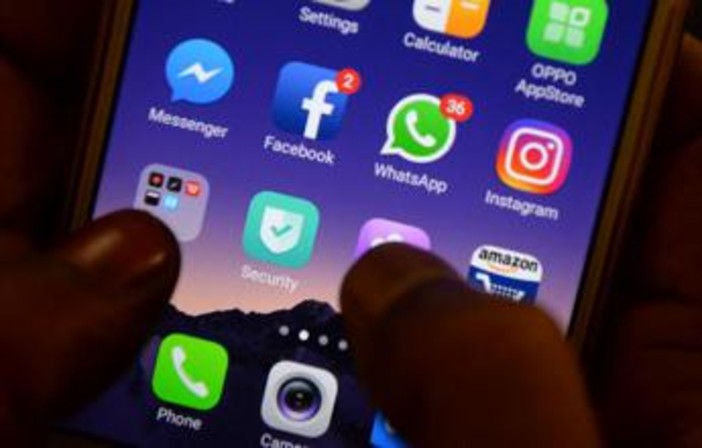 Divieto social media agli under 16 nel Regno Unito, l'esperto: "Serve patentino digitale" Divieto social media agli under 16 nel Regno Unito, l'esperto: "Serve patentino digitale"