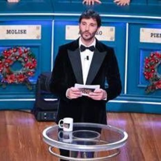 Ascolti tv, De Martino 're' della prima serata: vince 'Affari Tuoi - Lotteria Italia' con 35,9%