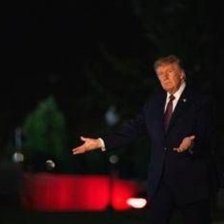 Iran, la promessa di Trump: "La guerra finirà dopo le elezioni di midterm" Iran, la promessa di Trump: "La guerra finirà dopo le elezioni di midterm"