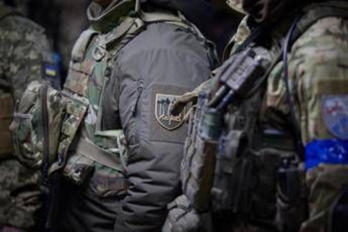 Ucraina, Francia potrebbe inviare 6mila soldati. Mosca: "Mai truppe europee a Kiev"