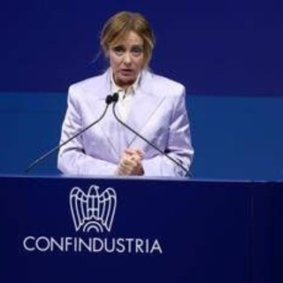 Confindustria, Meloni: "Subito cantiere comune per riforma radicale burocrazia in Italia" Confindustria, Meloni: "Subito cantiere comune per riforma radicale burocrazia in Italia"