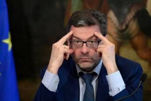 Manovra, Giorgetti: "Serve un approccio più prudente" Manovra, Giorgetti: "Serve un approccio più prudente"