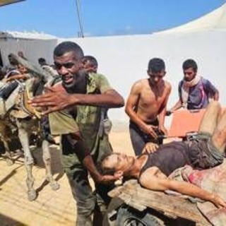 Gaza, al Jazeera: "Spari Idf vicino a centro aiuti, almeno 30 morti a Rafah" Gaza, al Jazeera: "Spari Idf vicino a centro aiuti, almeno 30 morti a Rafah"