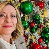 Regalo hi-tech per Meloni a Natale, parlamentari doneranno alla premier un 'super Pc' Regalo hi-tech per Meloni a Natale, parlamentari doneranno alla premier un 'super Pc'