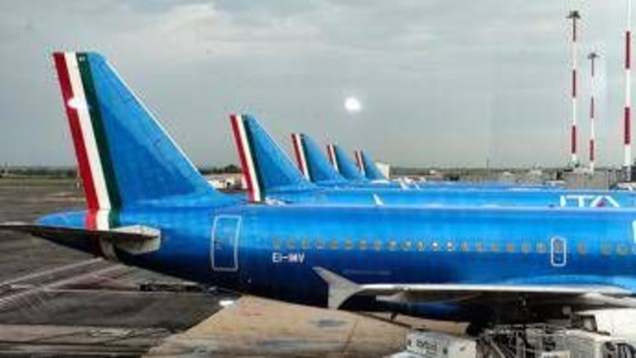 Sciopero aereo oggi 17 dicembre, stop di 4 ore: chi si ferma e voli garantiti