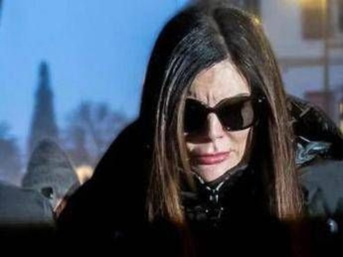 Crans-Montana, Jessica Moretti ai dipendenti: "Non sono scappata con la cassa"