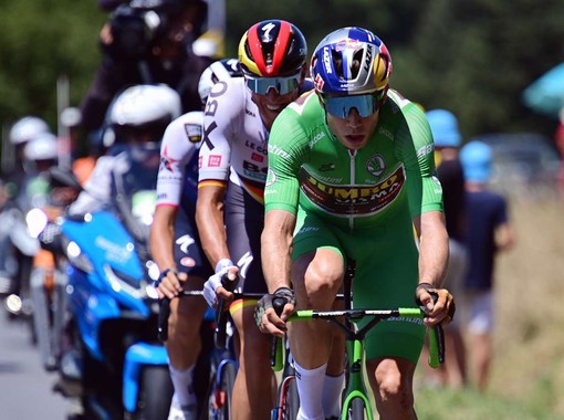 Van Aert batte Romele in volata, Mas resta leader della Vuelta