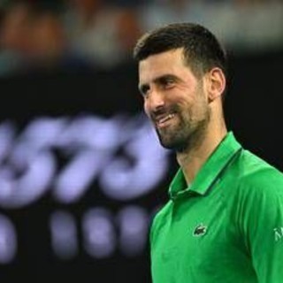Djokovic concede il punto, Musetti vince il set: fair play del serbo agli Australian Open