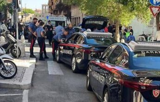 Roma, donna accoltellata. Malore per l'aggressore, avrebbe tentato un gesto estremo