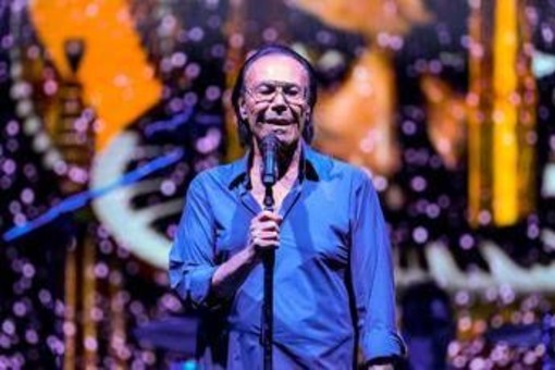 Venditti operato a Roma, il cantautore rassicura: "Sto bene e pronto per nuovi concerti"