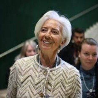 Bce, Lagarde smentisce le voci sulle dimissioni: "Resterò fino a fine mandato"