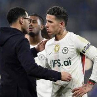 Caos Chelsea, Enzo Fernandez messo fuori rosa per una frase: cos'è successo Caos Chelsea, Enzo Fernandez messo fuori rosa per una frase: cos'è successo