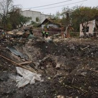 Ucraina, Zelensky in polemica con Witkoff: "Tre ondate di missili balistici lanciati dagli 'umanitari' russi"
