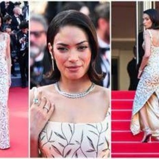 Cannes, Elodie sul tappeto rosso con un look da diva d'altri tempi