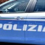 Migrante aggredisce poliziotti con spranga a Crotone. Il Tribunale ne aveva respinto il trattenimento: "Non pericoloso" Migrante aggredisce poliziotti con spranga a Crotone. Il Tribunale ne aveva respinto il trattenimento: "Non pericoloso"