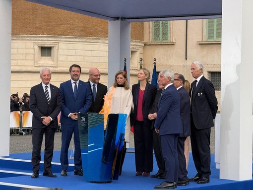 Mattarella accende il braciere di Milano-Cortina 2026 Mattarella accende il braciere di Milano-Cortina 2026
