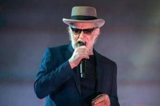 De Gregori: "Non faccio proclami sul palco, imbarazzo per chi lo fa"