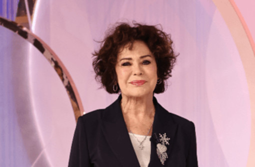 Corinne Clery confessa: "Ho un tutore legale per difendermi da mio figlio"