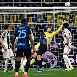 L’Inter piega 3-2 la Juve e prova la fuga in vetta