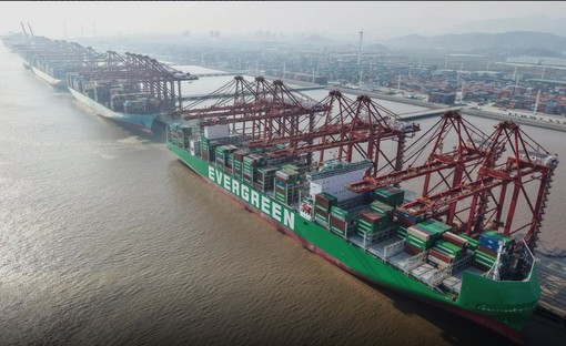 In Cina otto dei primi dieci porti al mondo per volume di merci movimentate In Cina otto dei primi dieci porti al mondo per volume di merci movimentate