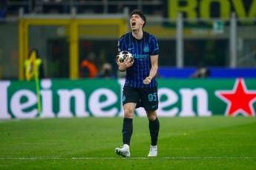 Milan-Inter, non c'è pace per Bastoni: pioggia di fischi a San Siro per il difensore