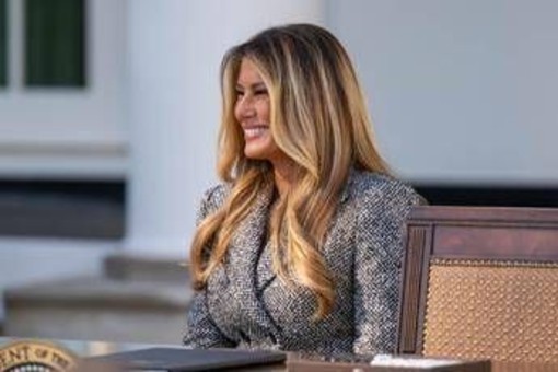 Melania Trump sul cessate il fuoco tra Russia e Ucraina a Oleshky: "Anticipata di due giorni per facilitare gli aiuti umanitari" Melania Trump sul cessate il fuoco tra Russia e Ucraina a Oleshky: "Anticipata di due giorni per facilitare gli aiuti umanitari"