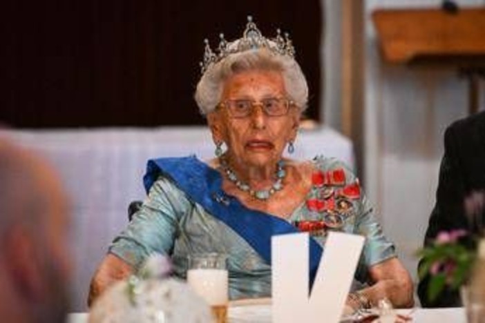 Morta a 94 anni la principessa Astrid di Norvegia: due settimane fa era deceduto re Harald, il fratello Morta a 94 anni la principessa Astrid di Norvegia: due settimane fa era deceduto re Harald, il fratello