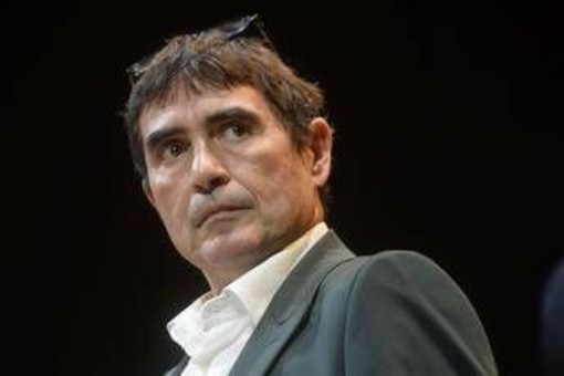 Fratoianni: "Tempi maturi per costruire il profilo della coalizione, al tavolo del programma posto per chiunque è anti Meloni" Fratoianni: "Tempi maturi per costruire il profilo della coalizione, al tavolo del programma posto per chiunque è anti Meloni"
