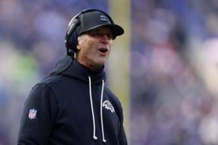 Trump dà consigli alla NFL: "Ingaggiate subito coach Harbaugh"