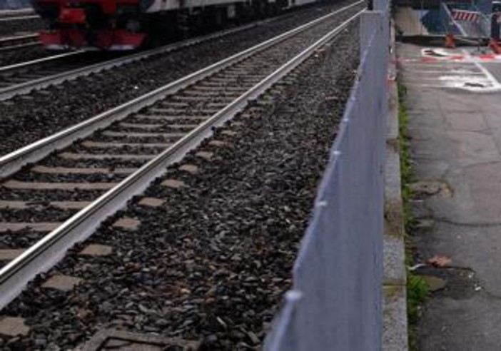 Operaio scivola sui binari, travolto e ucciso da treno a San Giorgio di Nogaro Operaio scivola sui binari, travolto e ucciso da treno a San Giorgio di Nogaro