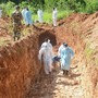 In Nepal si aggrava il bilancio delle vittime, oltre 1000 i morti In Nepal si aggrava il bilancio delle vittime, oltre 1000 i morti