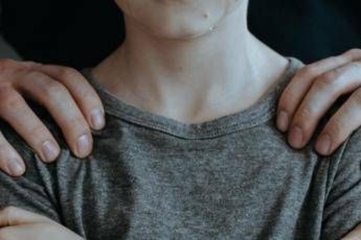 Narcotizza e violenta il figlio 14enne, madre a processo: chiesti 16 anni Narcotizza e violenta il figlio 14enne, madre a processo: chiesti 16 anni