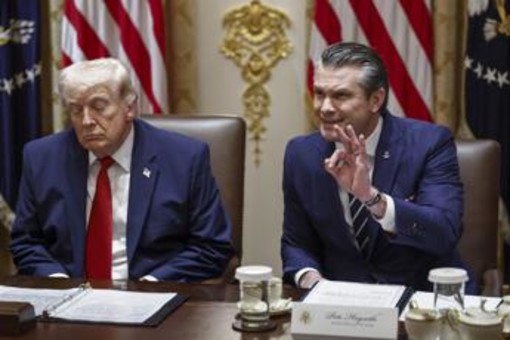 Usa senza armi e munizioni, Trump se la prende con Hegseth: lo scontro e la smentita Usa senza armi e munizioni, Trump se la prende con Hegseth: lo scontro e la smentita