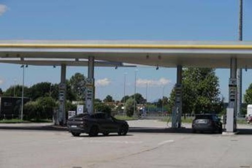 Carburanti, in aree di servizio Concessioni Autostradali Venete sconto di 5 centesimi per litro Carburanti, in aree di servizio Concessioni Autostradali Venete sconto di 5 centesimi per litro