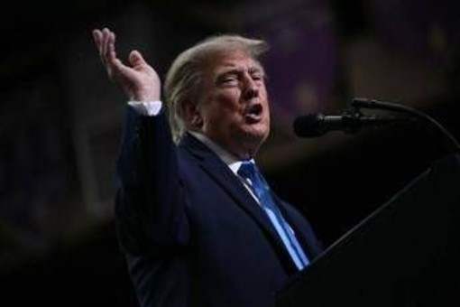 Trump: "Non credo che Cina e Russia stiano aiutando l'Iran" Trump: "Non credo che Cina e Russia stiano aiutando l'Iran"