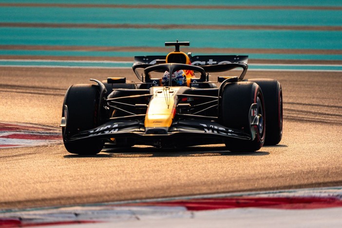 Verstappen in pole ad Abu Dhabi davanti a Norris e Piastri Verstappen in pole ad Abu Dhabi davanti a Norris e Piastri