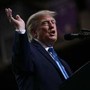 Trump: "Non credo che Cina e Russia stiano aiutando l'Iran"