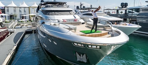 Giocare a golf su uno yacht? Tutto è possibile allo Yachting Festival di Cannes!